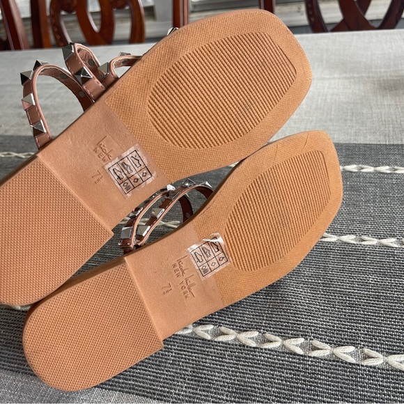Nicole Miller Coralinne Tan/Pink Studded Strappy Slide Sandals Woman’s - Picture 4 of 4